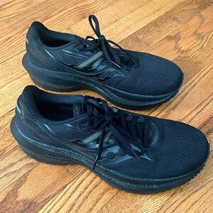 Saucony Running Sneakers-Triumph 20